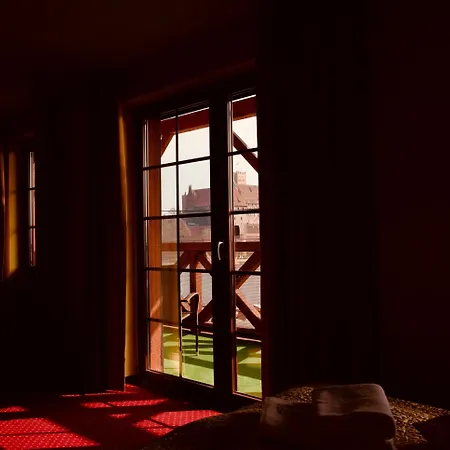 Edmar Nocleg ze śniadaniem 4*